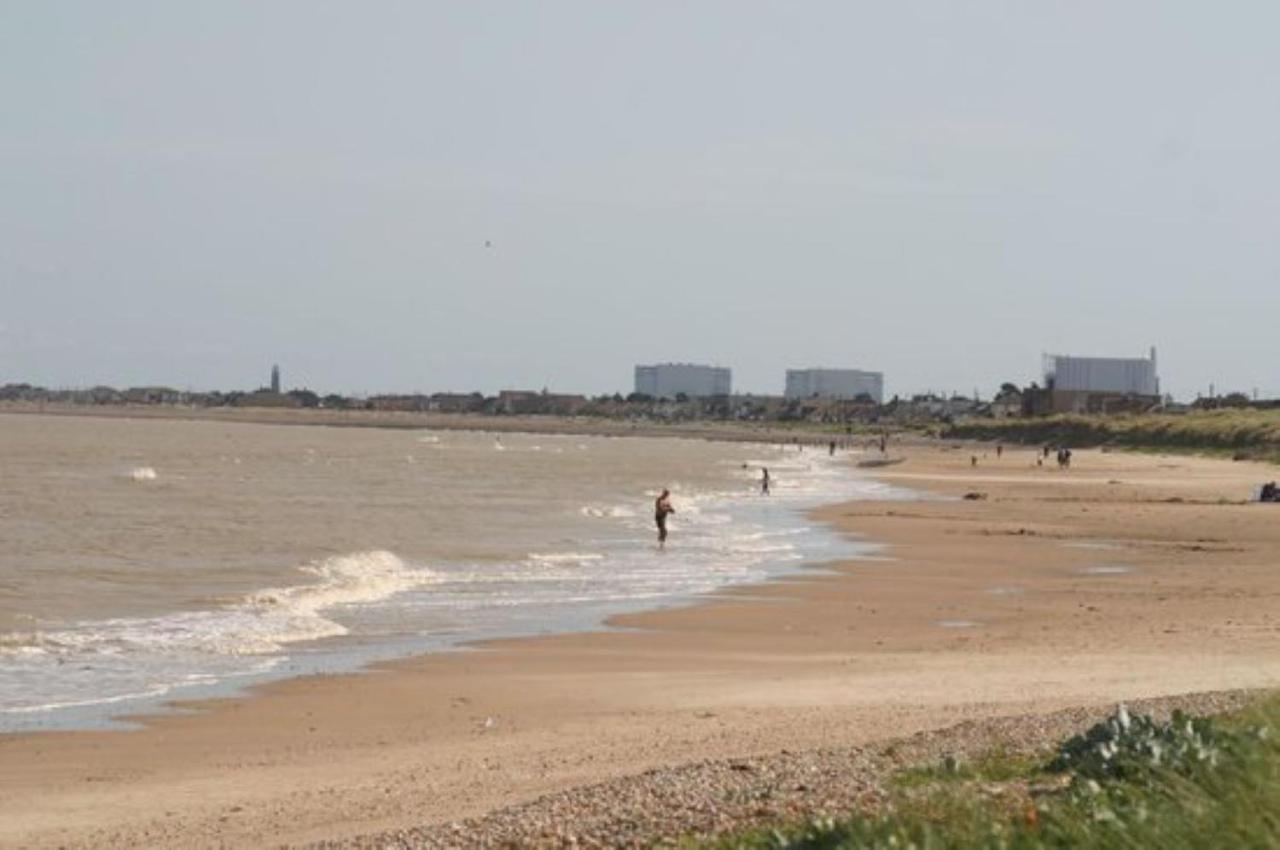 Beautiful Spacious Holiday Home - Romney Sands นิวรอมนีย์ ภายนอก รูปภาพ