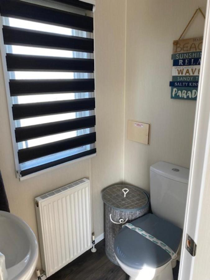 Beautiful Spacious Holiday Home - Romney Sands นิวรอมนีย์ ภายนอก รูปภาพ
