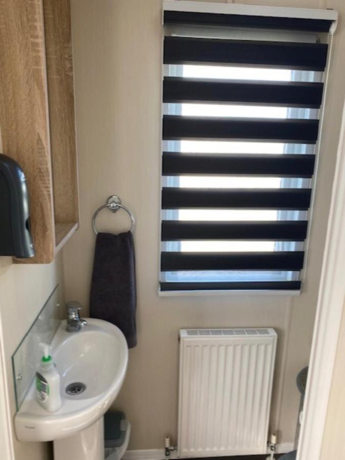 Beautiful Spacious Holiday Home - Romney Sands นิวรอมนีย์ ภายนอก รูปภาพ